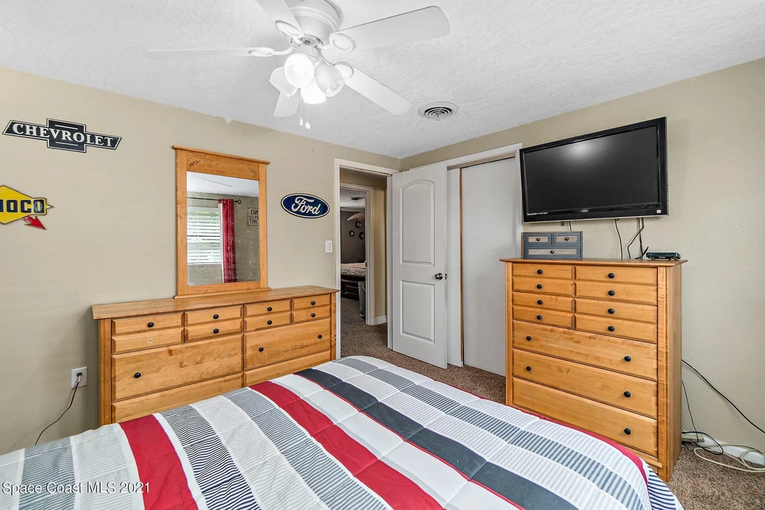 Photo of 1046 Pinetree Drive