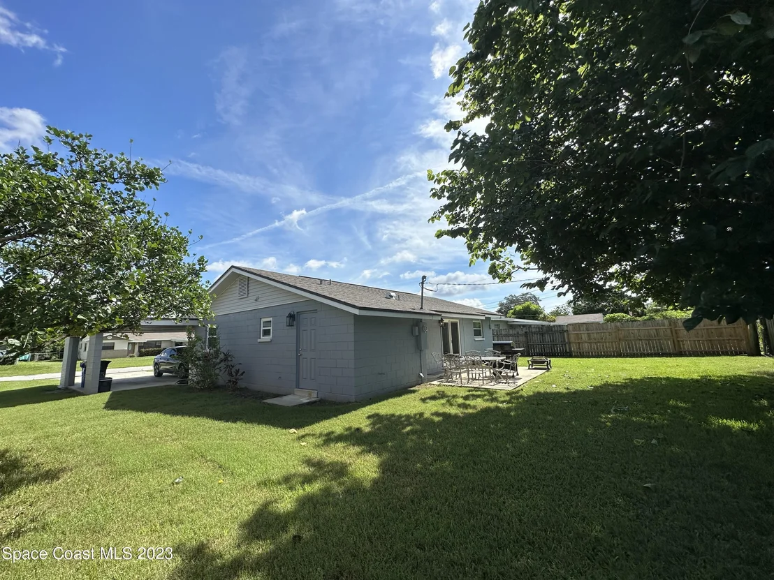 Photo of 989 Cardon Drive