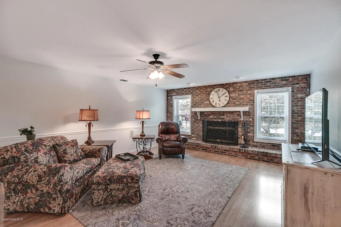 Photo of 685 Woodbridge Drive