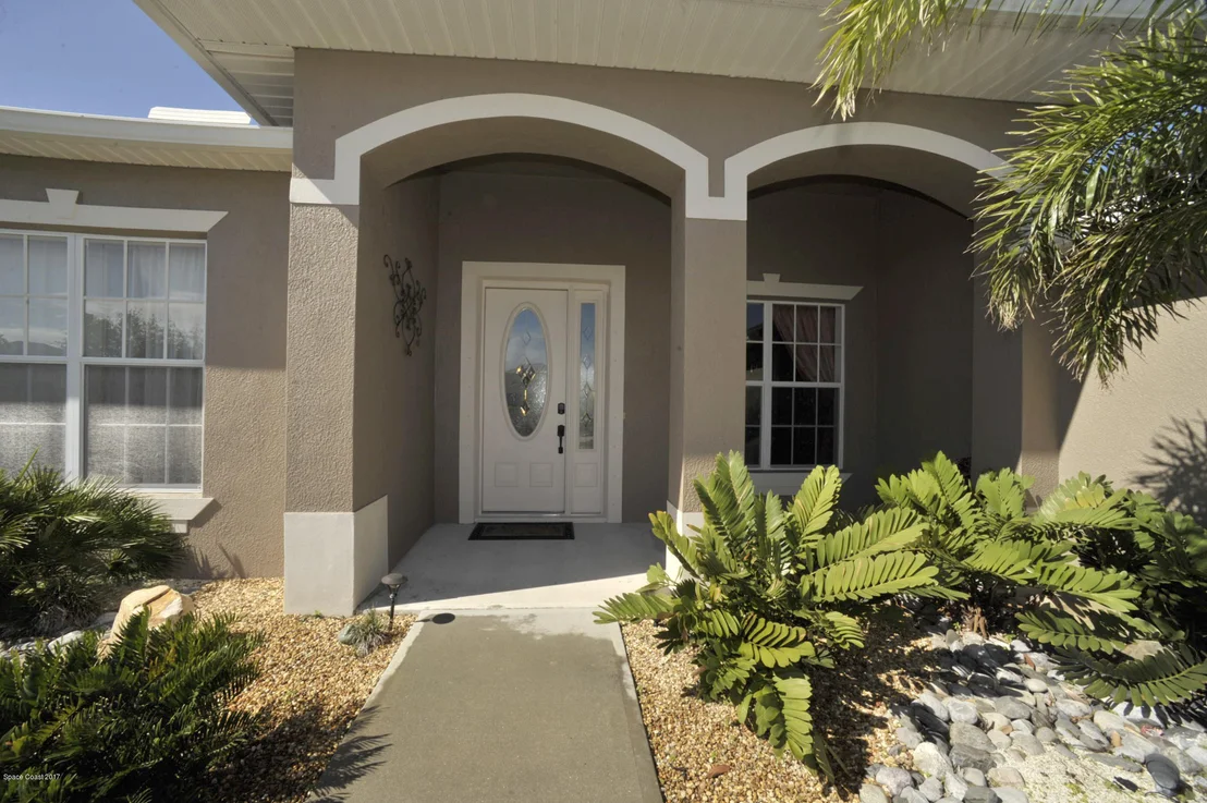 Photo of 4883 Buttonwood Drive