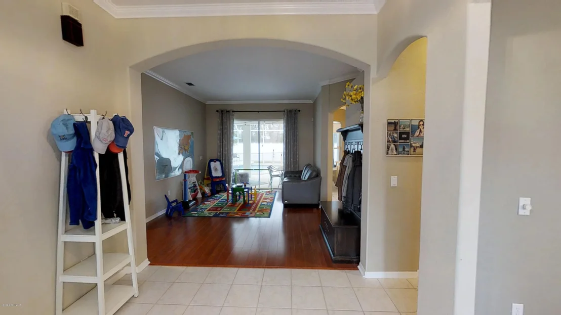 Photo of 975 Carriage Hill Road