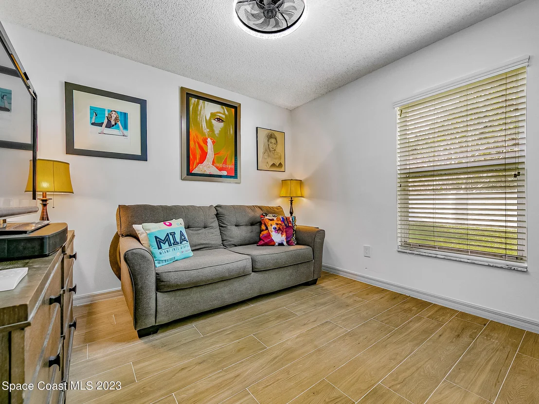 Photo of 969 Tamarind Circle
