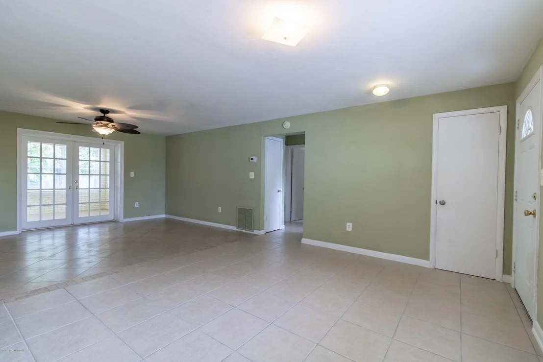 Photo of 1127 Pine Tree Drive