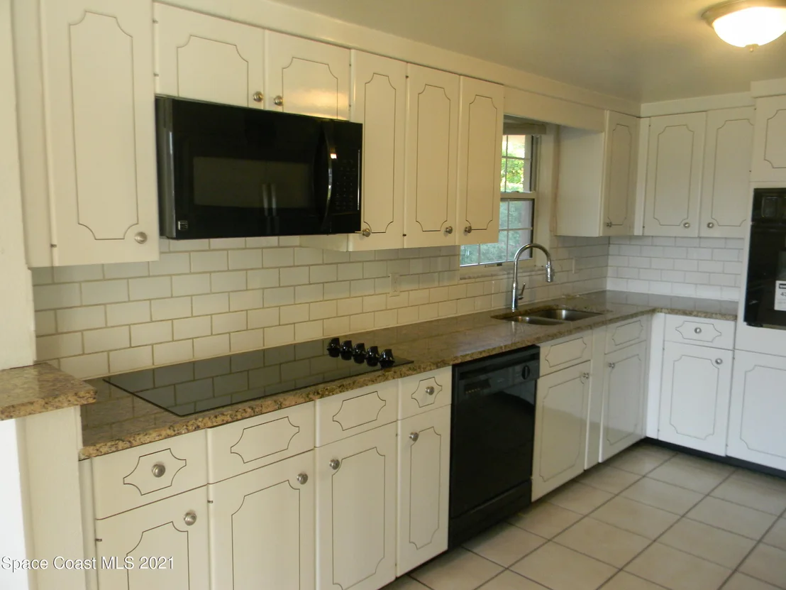 Photo of 2132 Lakeview Drive