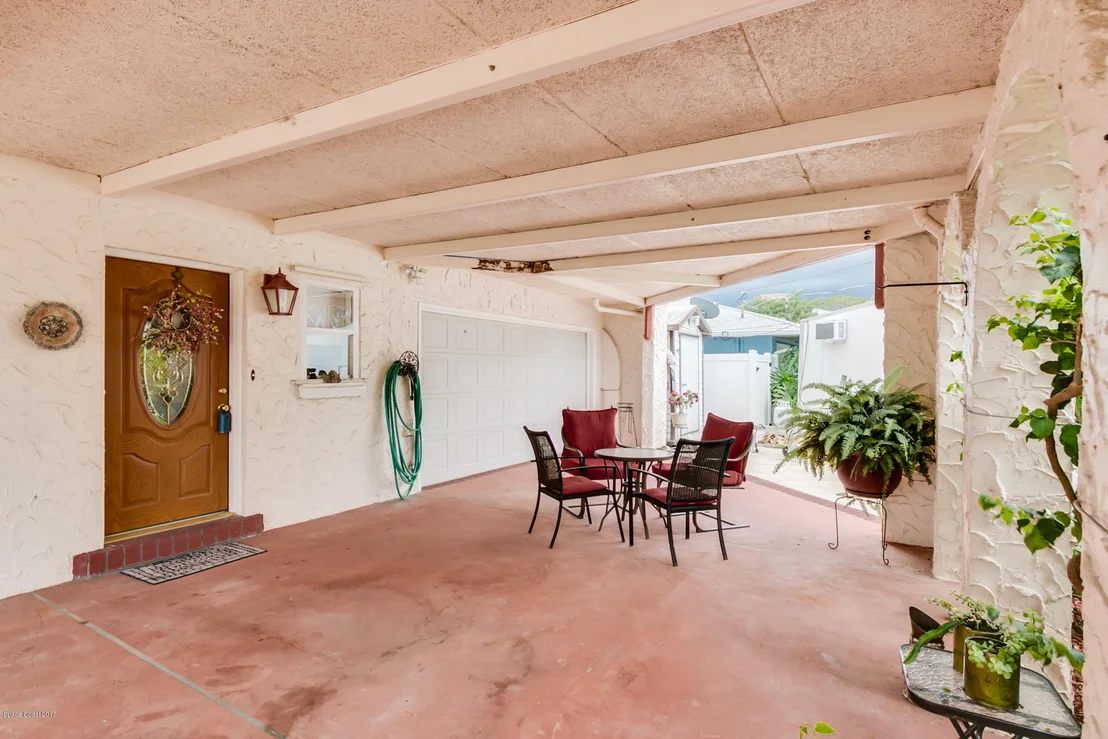 Photo of 821 Heron Road