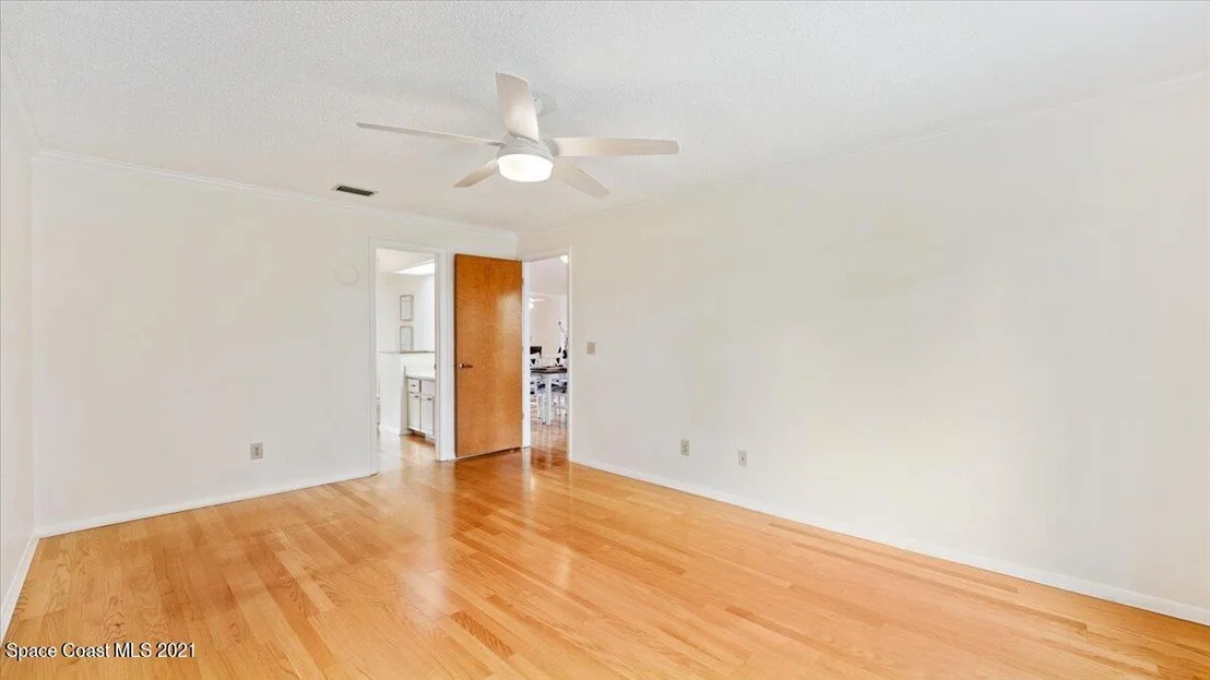 Photo of 4840 Riverside Road