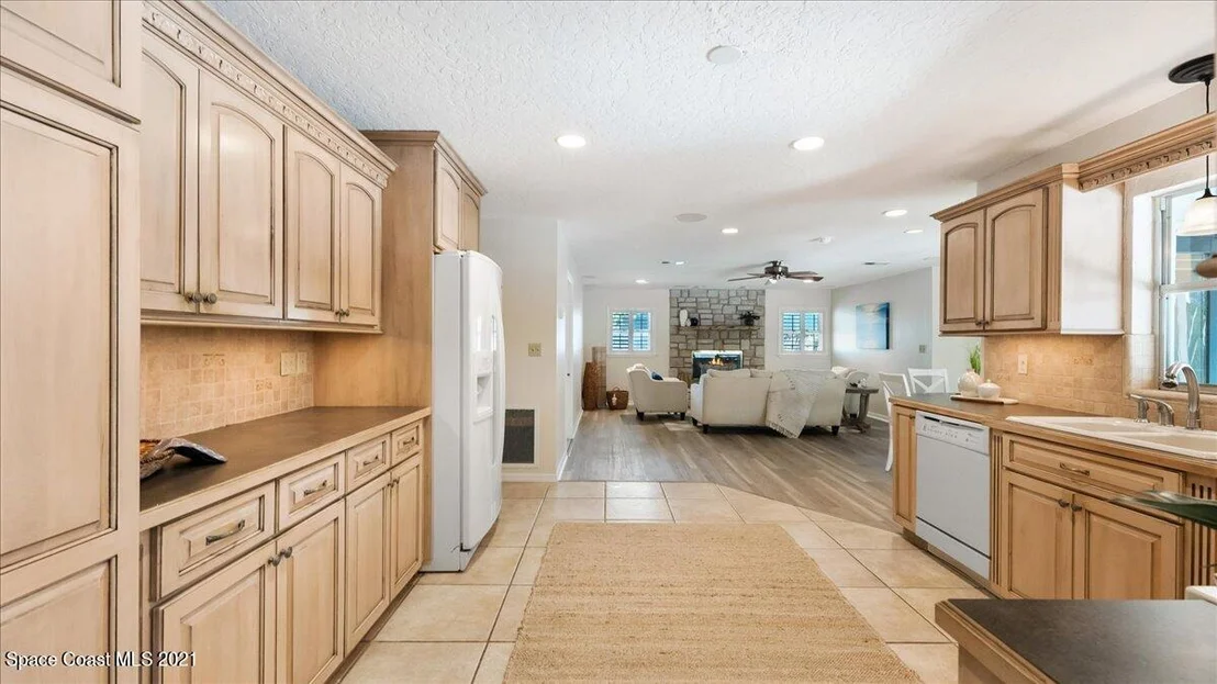 Photo of 528 Solitaire Palm Drive