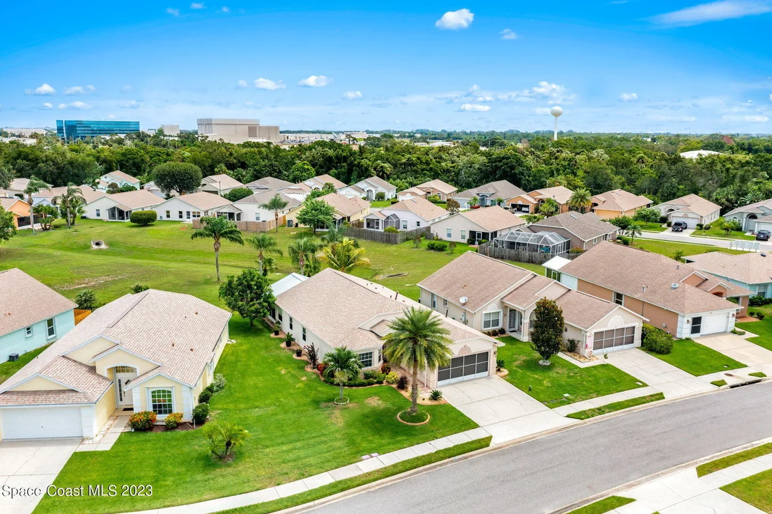 Photo of 1027 Pine Creek Circle NE