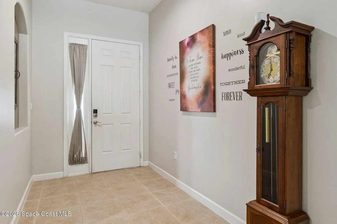 Photo of 409 Gardendale Circle SE