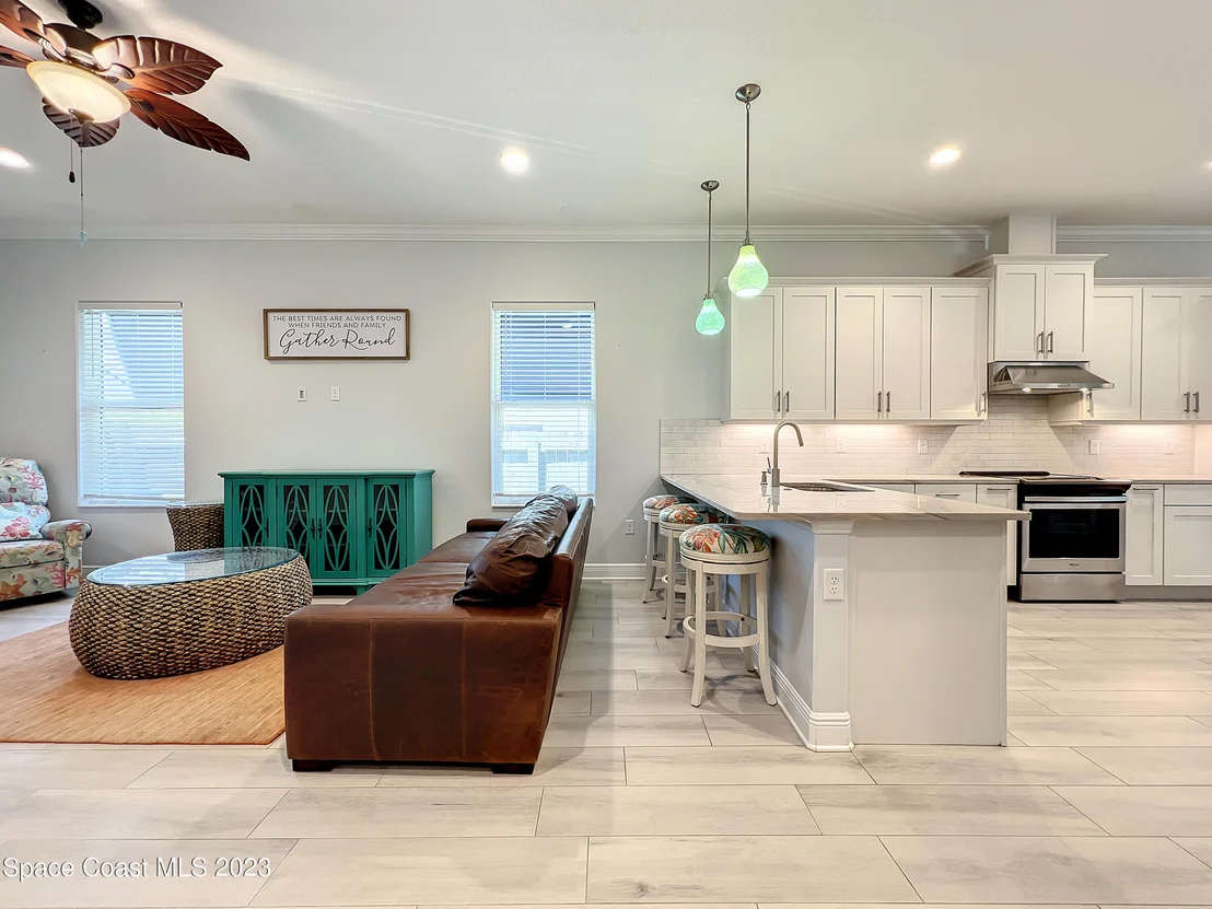 Photo of 6775 Angeles Road