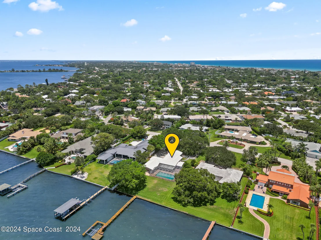 Photo of 206 Riverside Drive