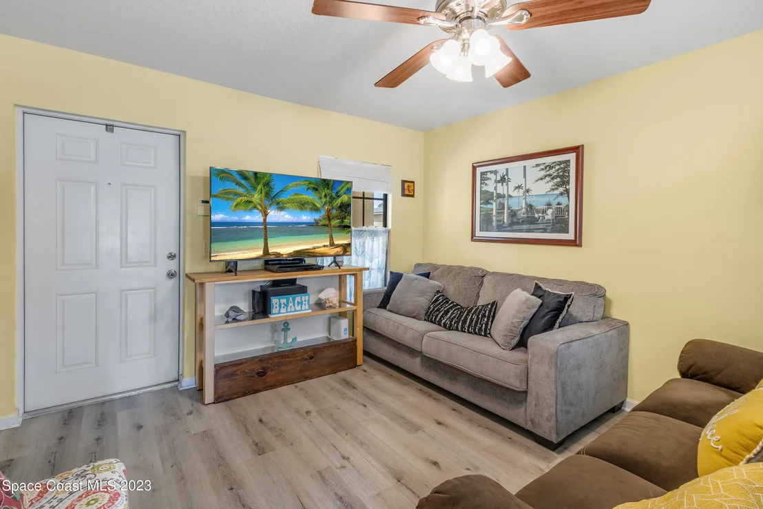 Photo of Unit 101 at 910 Luminary Circle
