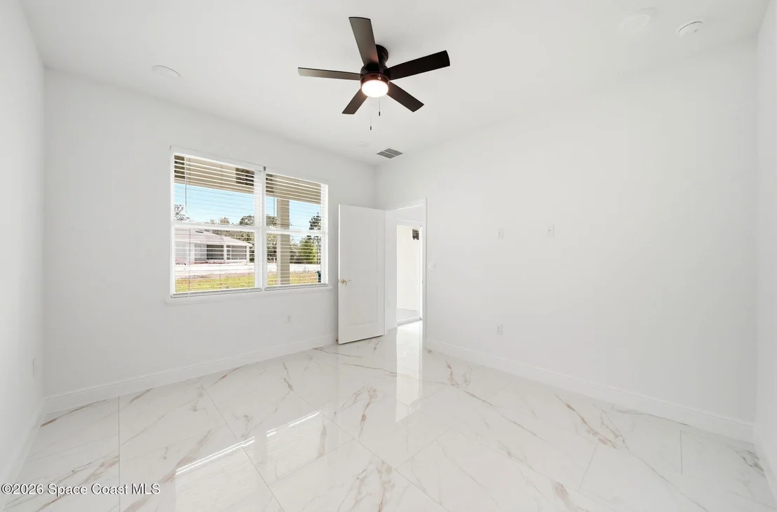 Photo of 2180 Cogan Drive SE