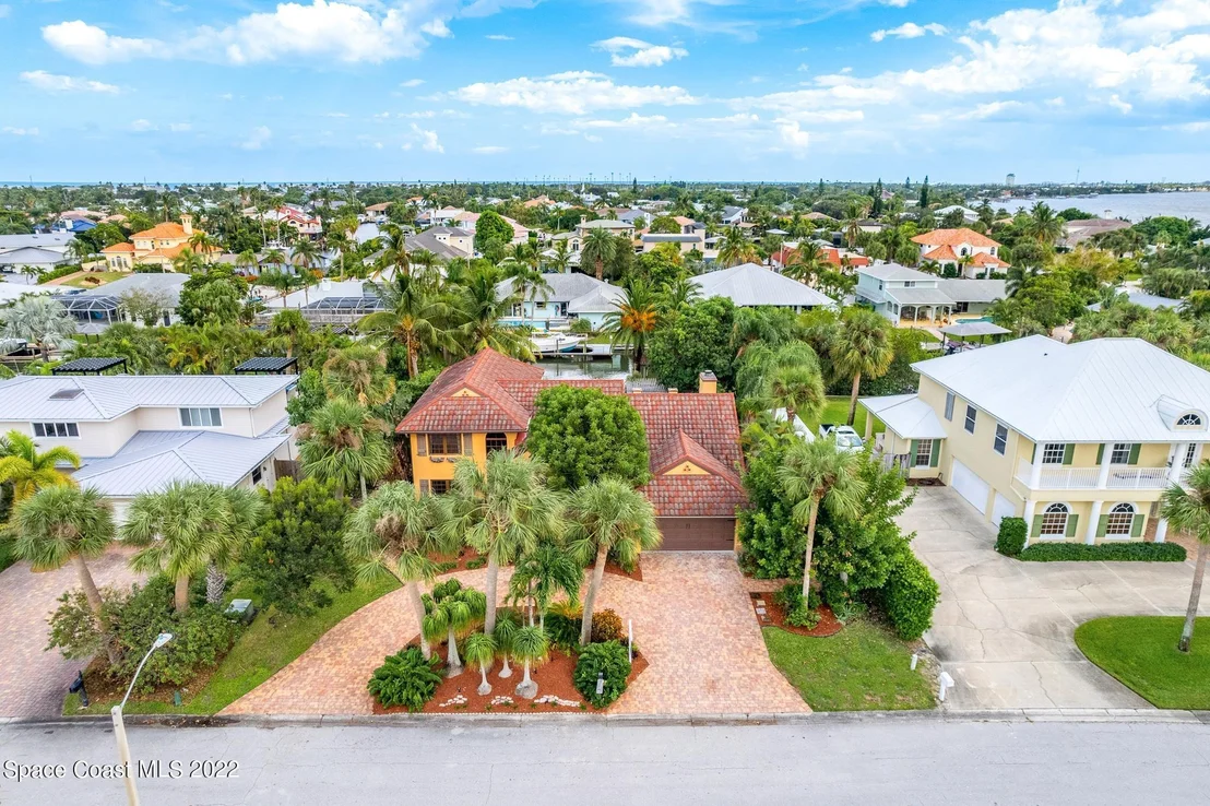 Photo of 442 Riverview Lane