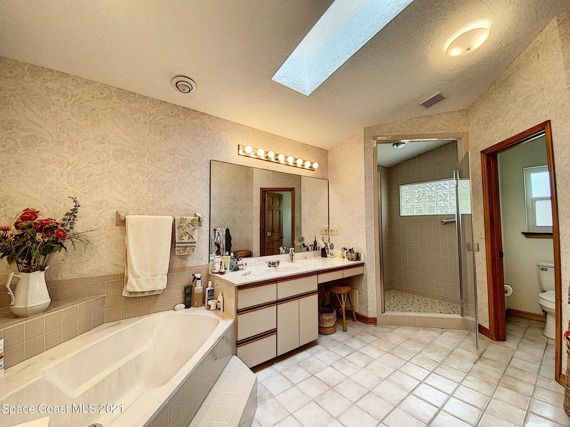 Photo of 1351 Grant Road