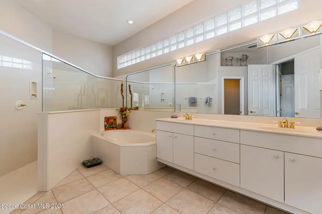 Photo of 920 Palm Brook Drive