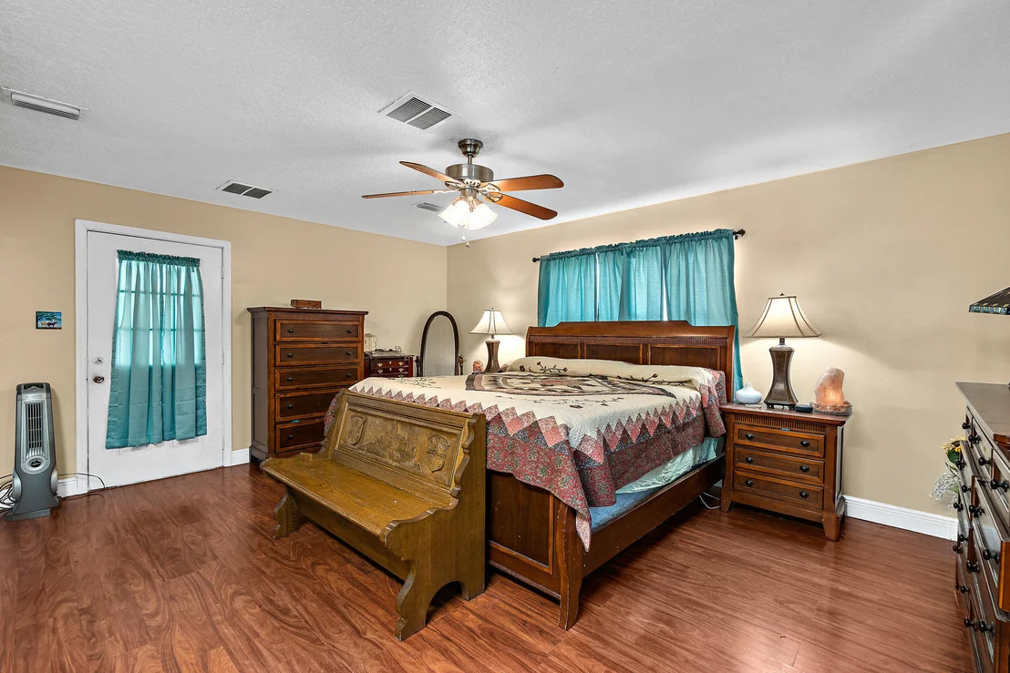 Photo of 3635 Hield Road