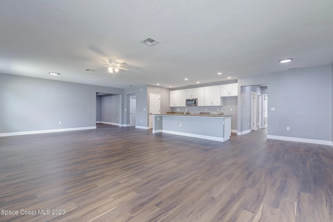 Photo of 6590 Fuller Avenue