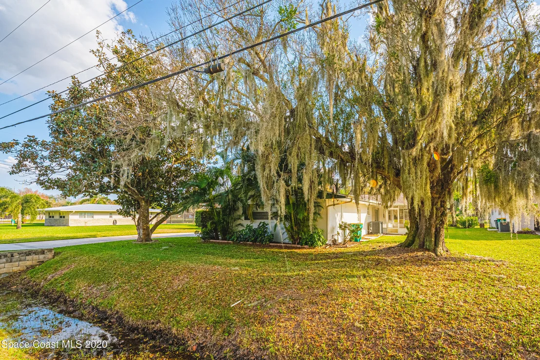 Photo of 1945 Trimble Road