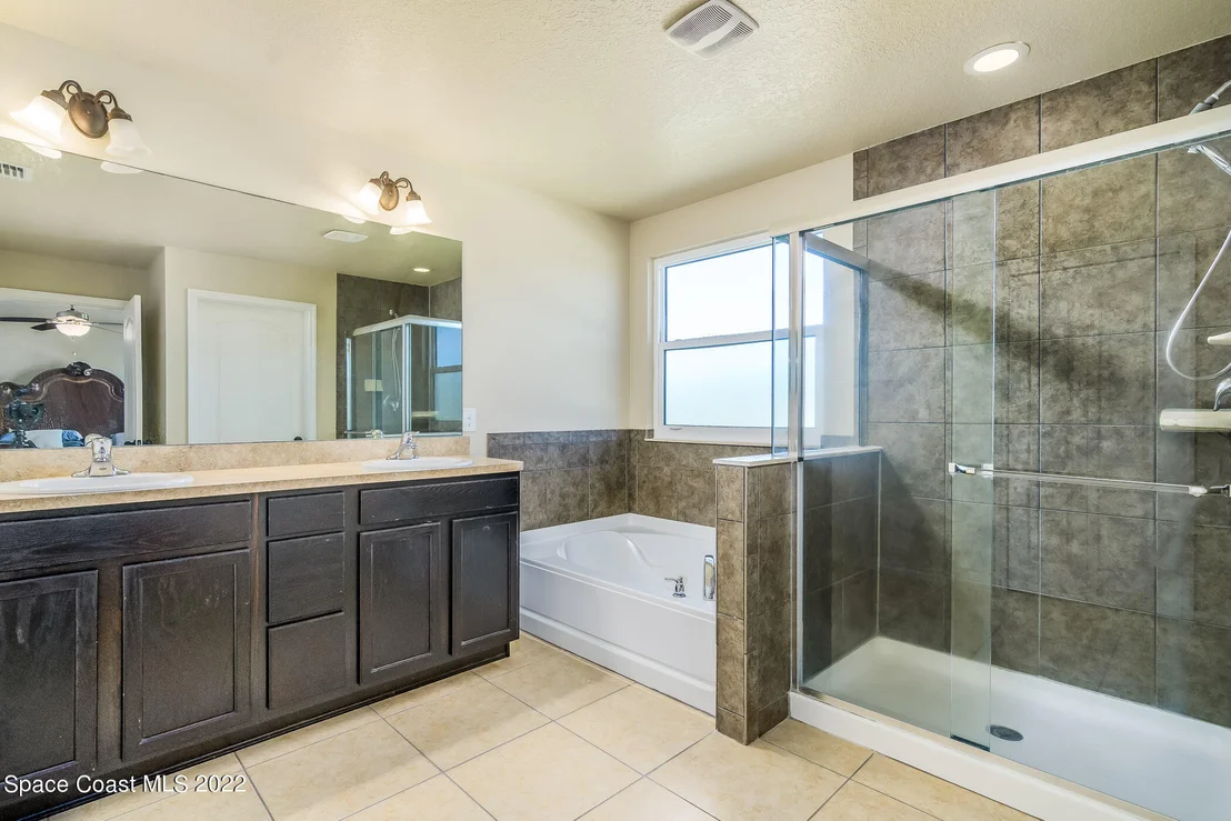 Photo of 1820 Bridgeport Circle