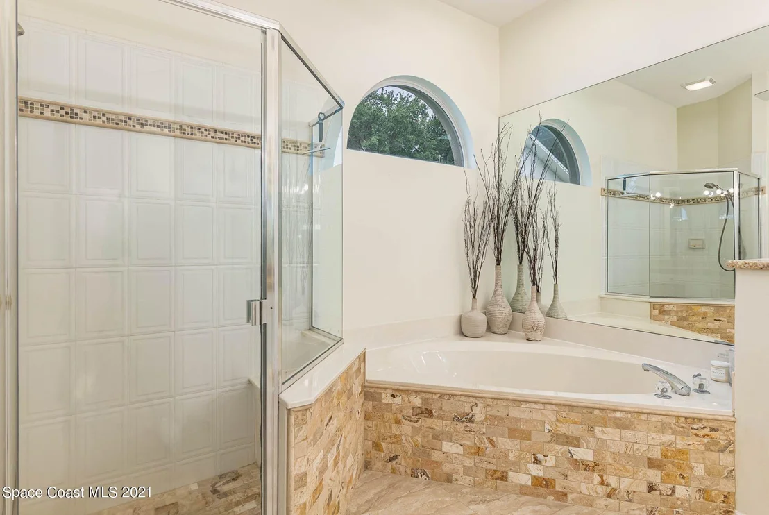 Photo of 975 Somerset Lane
