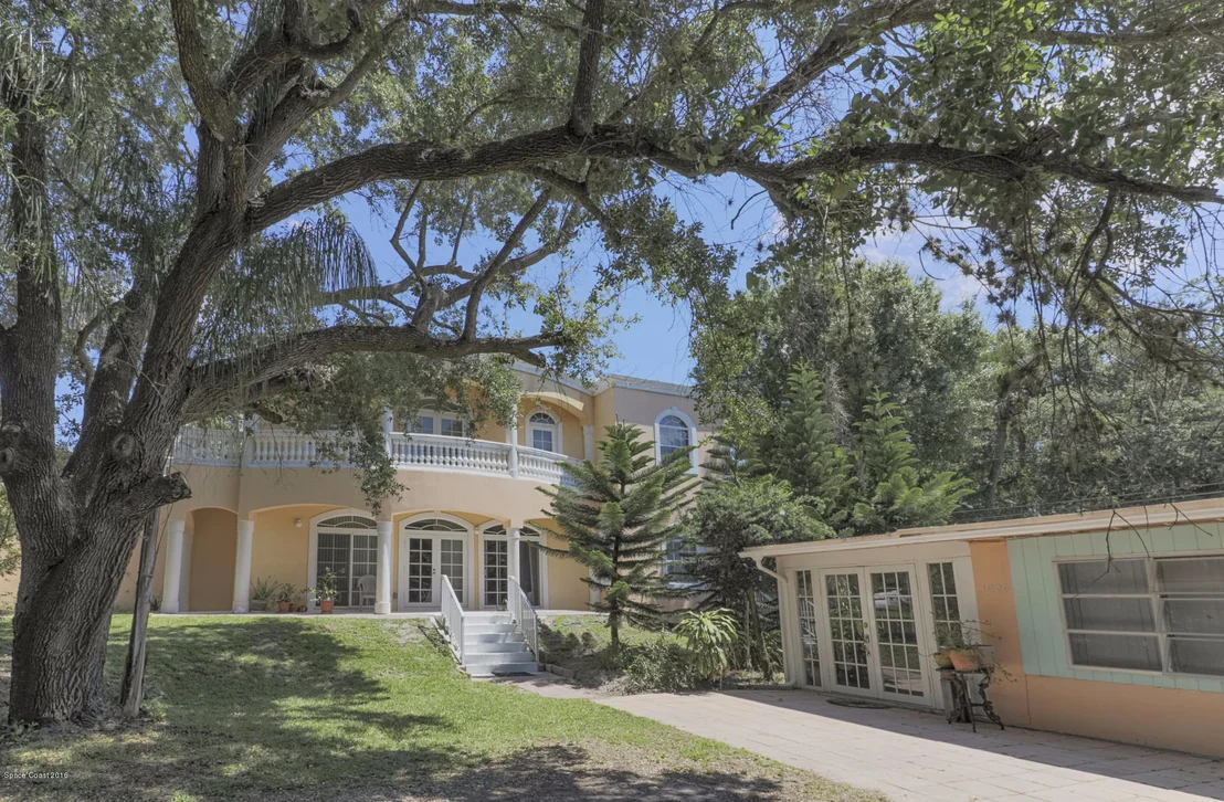 Photo of 1996 Hedden Place