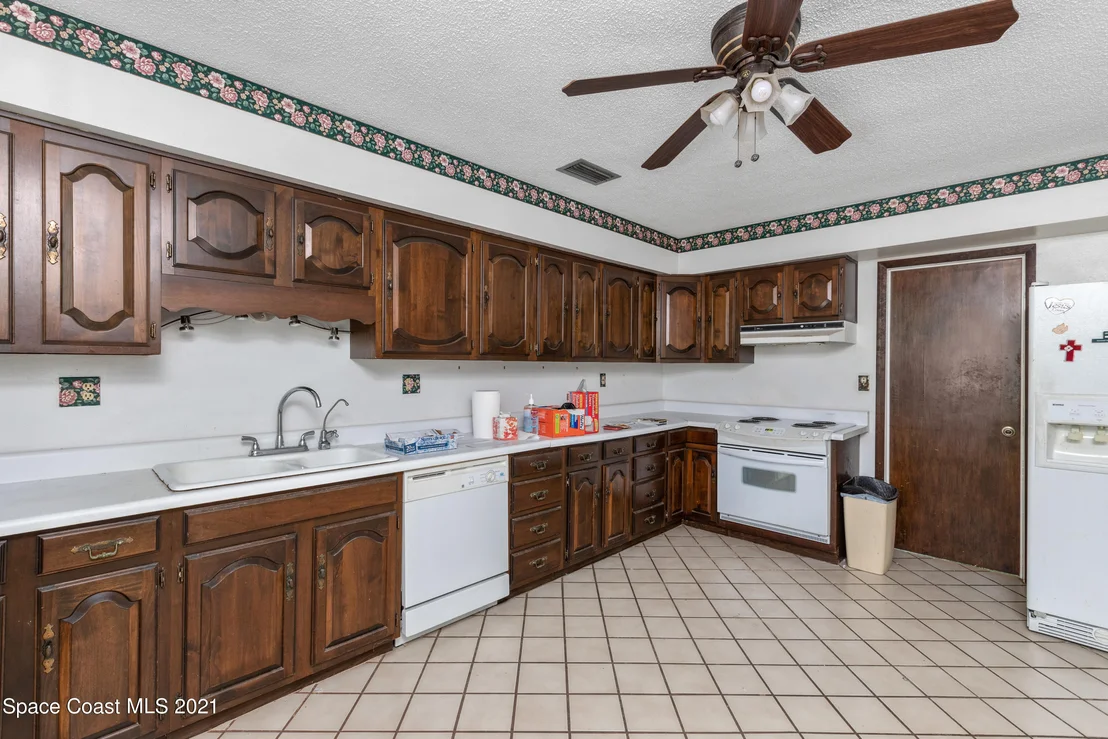 Photo of 4380 Milwaukee Avenue