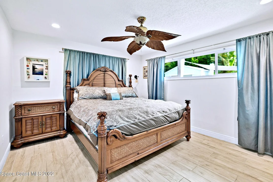 Photo of 130 Oakledge Drive