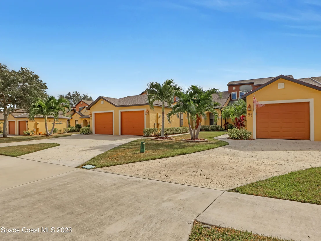 Photo of Unit 103 at 990 Luminary Circle