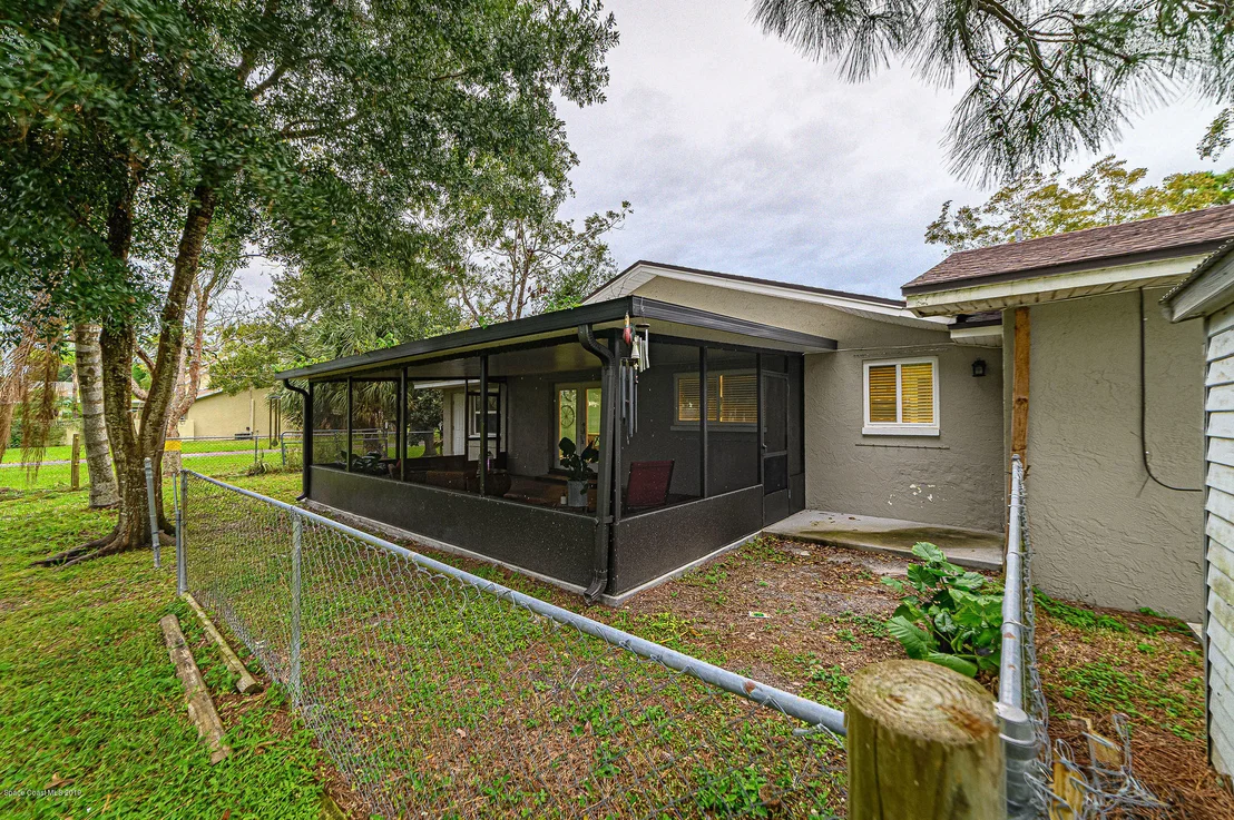 Photo of 3905 Lake Washington Road