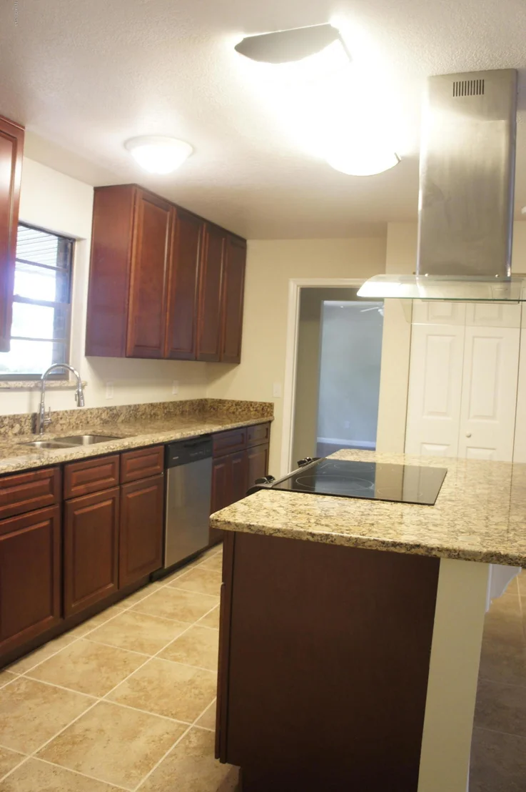 Photo of 1833 Oakwood