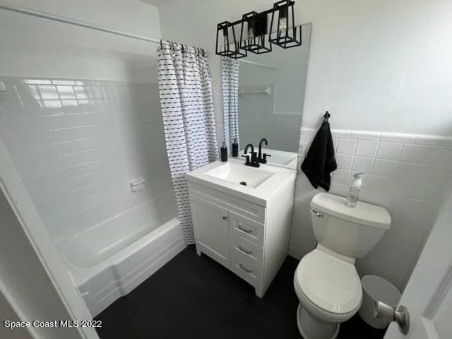 Photo of 865 Bianca Drive NE