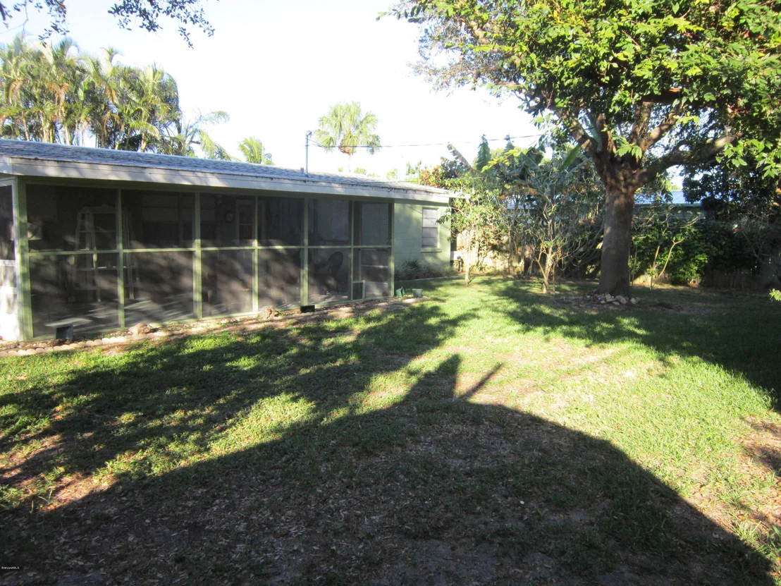 Photo of 311 Avenida De La Vista