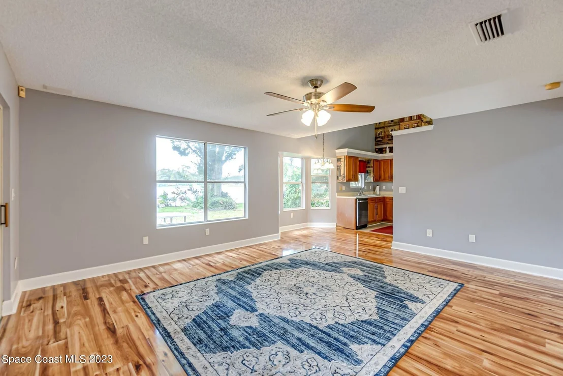 Photo of 6976 Hammock Lakes Drive
