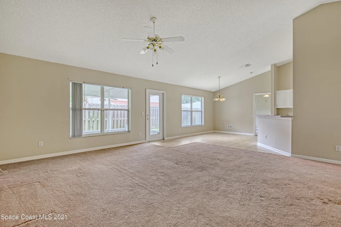 Photo of 1004 Kingfisher Way