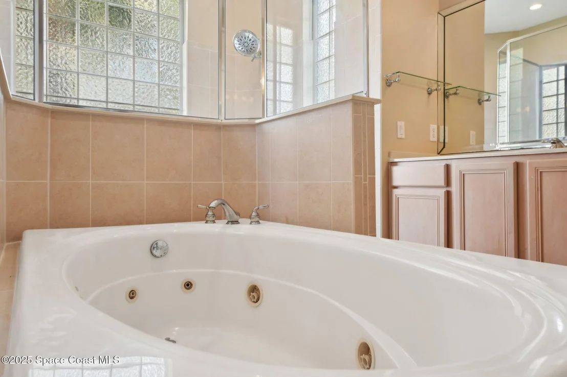Photo of 115 Ridgemont Circle SE