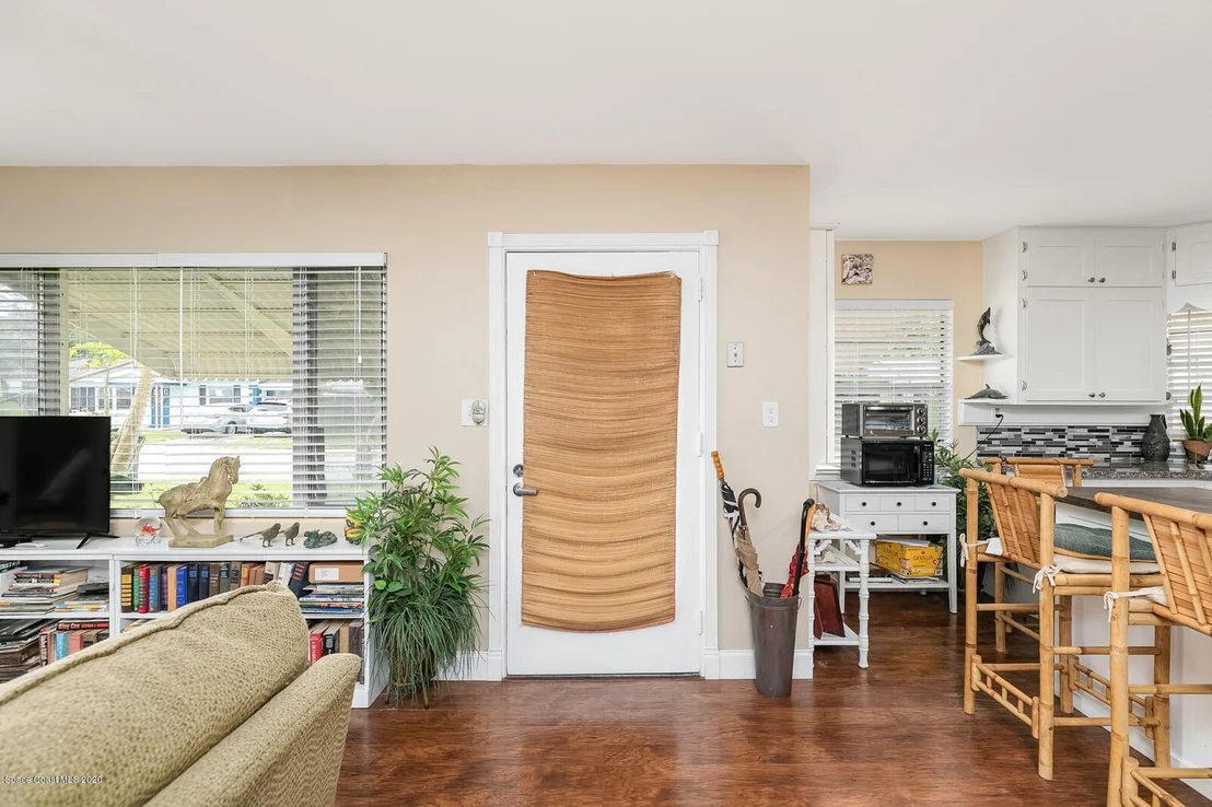 Photo of 1070 Riverdale Drive
