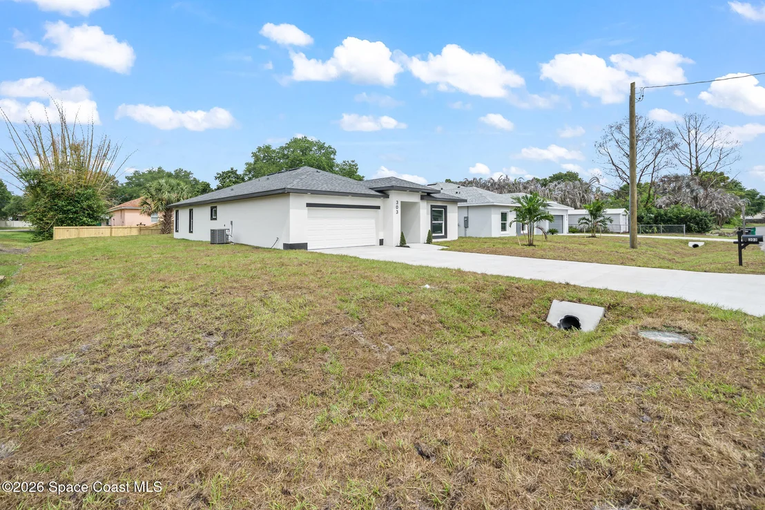 Photo of 303 Dorset Drive