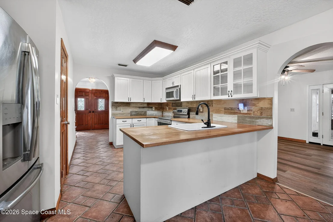 Photo of 3380 Lionel Road