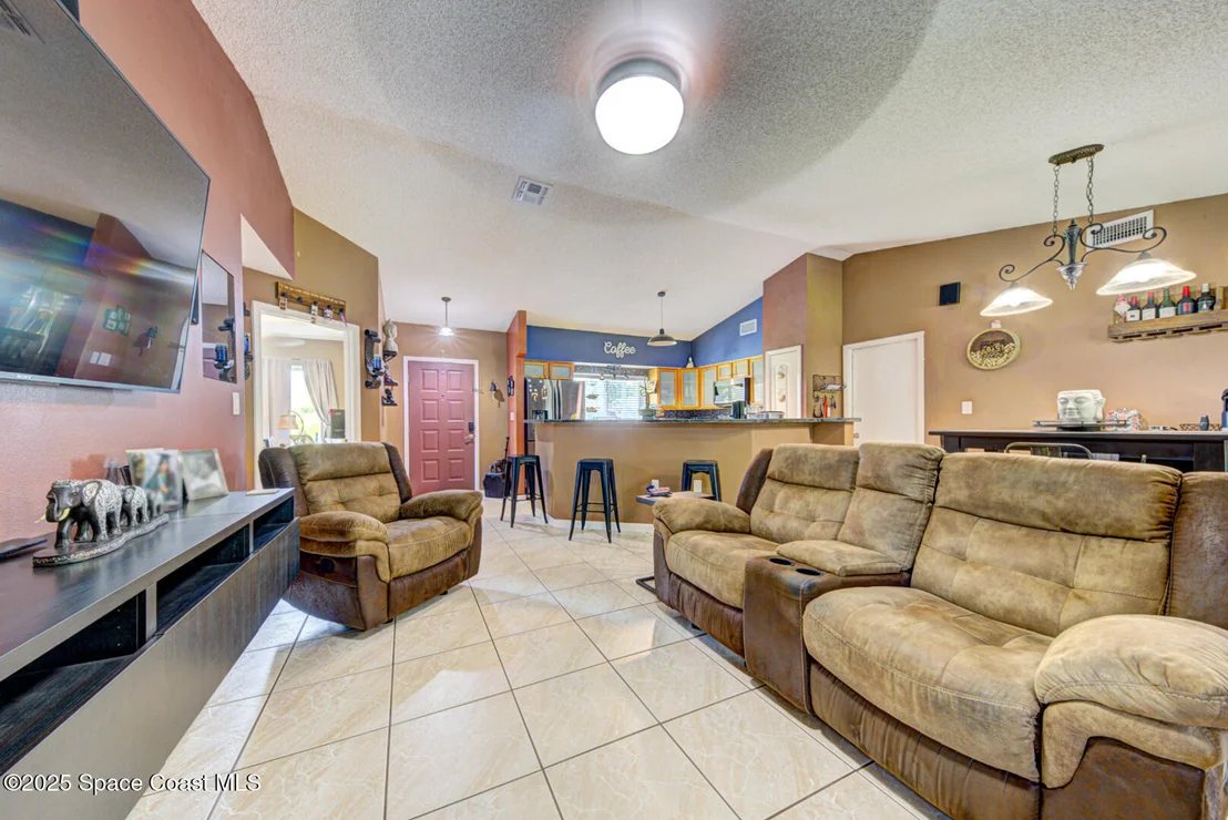Photo of 5370 Holden Road