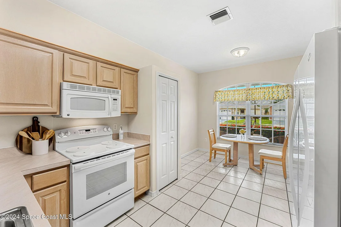 Photo of 987 S Fork Circle