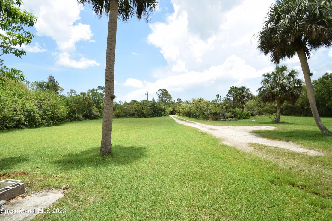 Photo of 2660 Weber Road