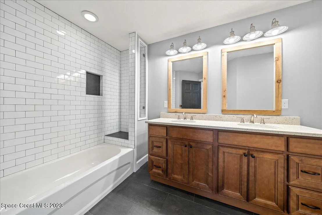 Photo of 520 Whispering Pines Circle