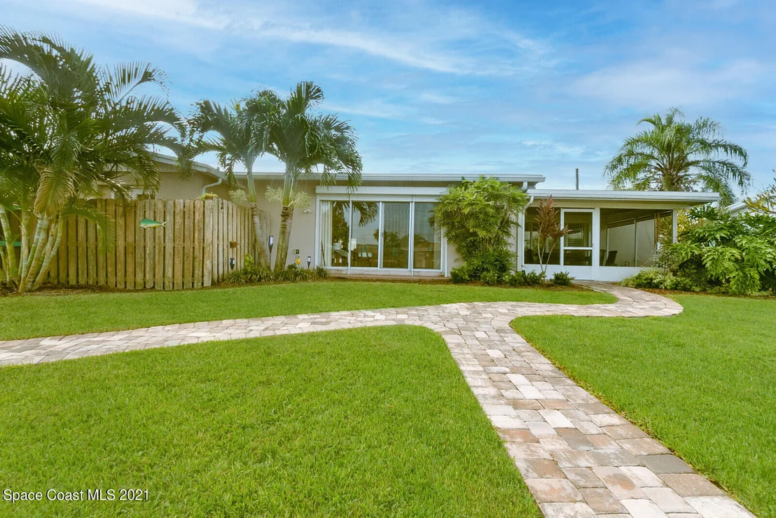 Photo of 481 Cardinal Drive