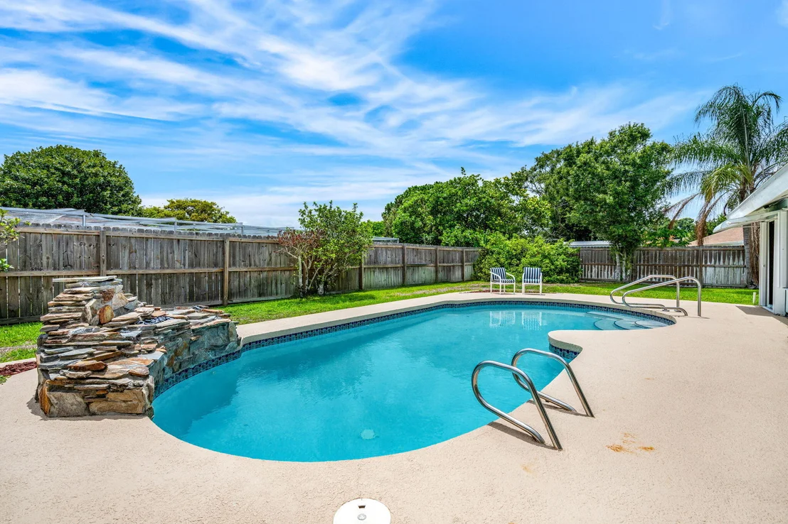 Photo of 400 Port Malabar Boulevard NE