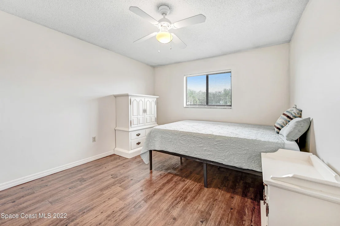 Photo of Unit 207 at 1720 Murrell Road