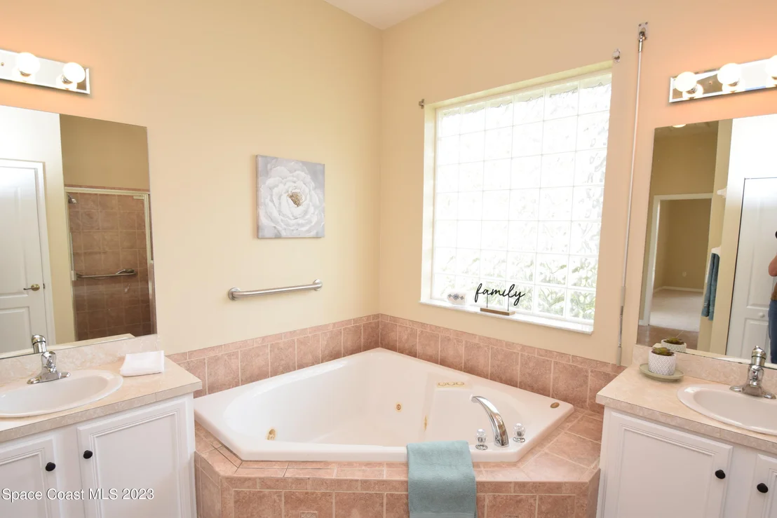 Photo of 2223 Woodfield Circle