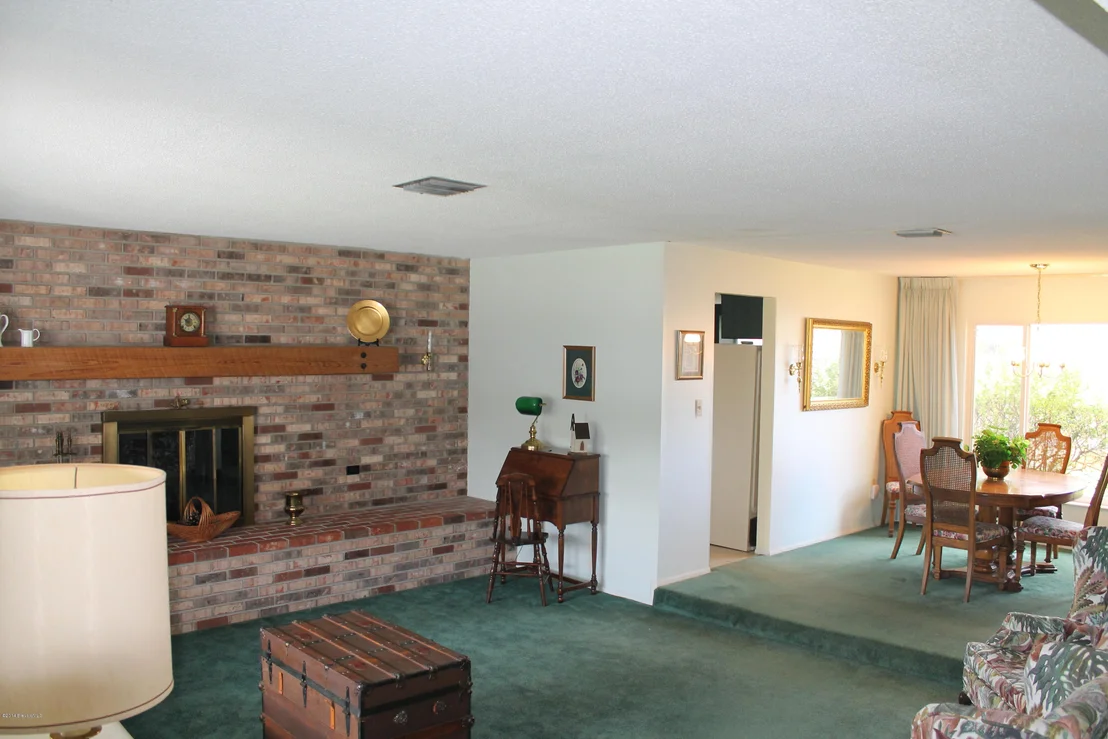 Photo of 896 Jefferson Road