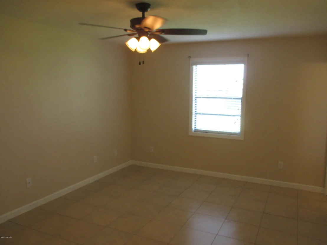 Photo of 790 Becker Avenue NE