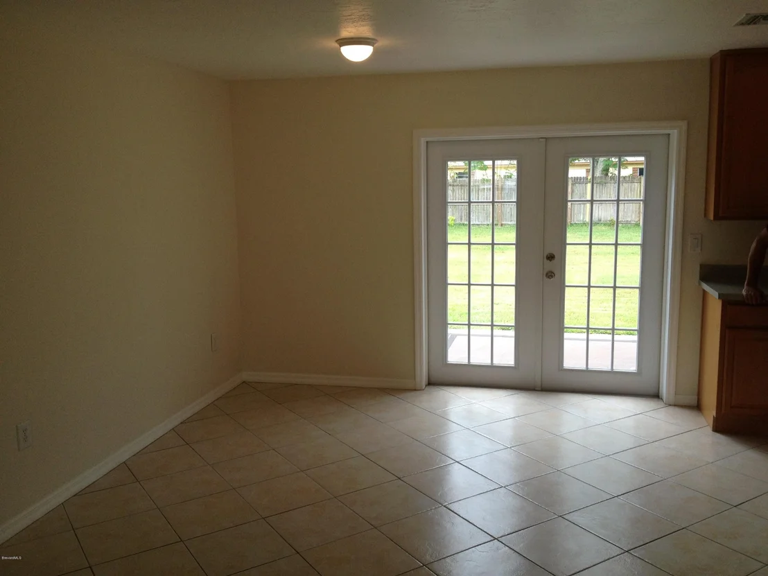 Photo of 5935 Cannon Avenue